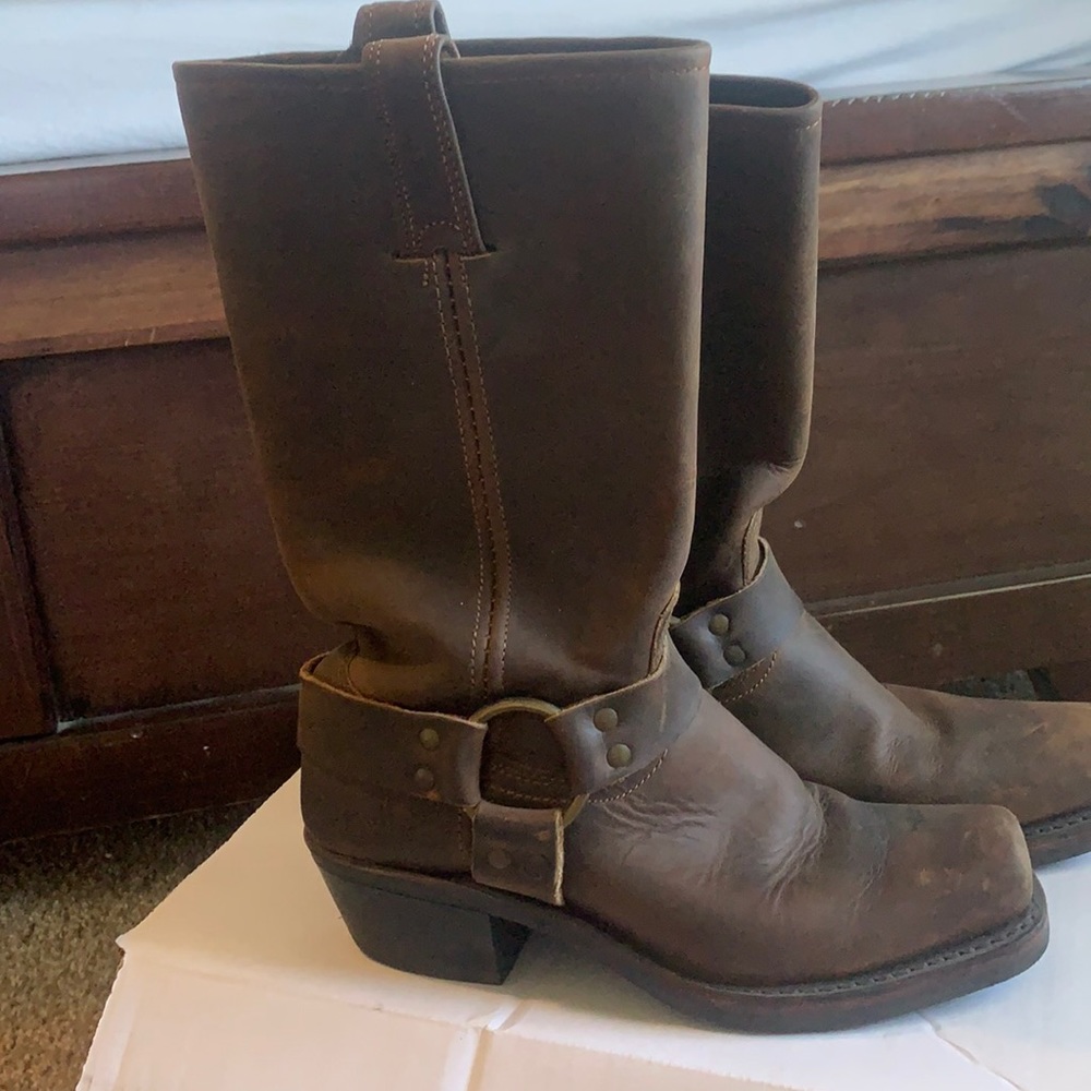 FRYE 7.5 cowboy boots real leather